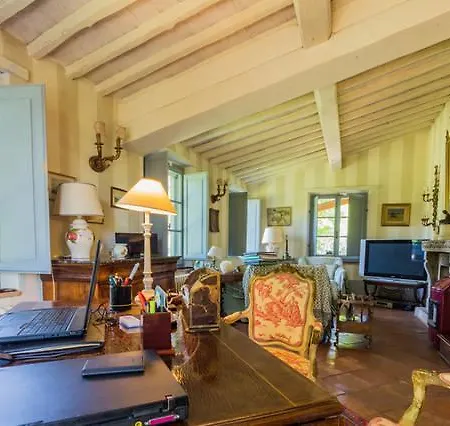 Poggiolo De' Serviti Villa *
